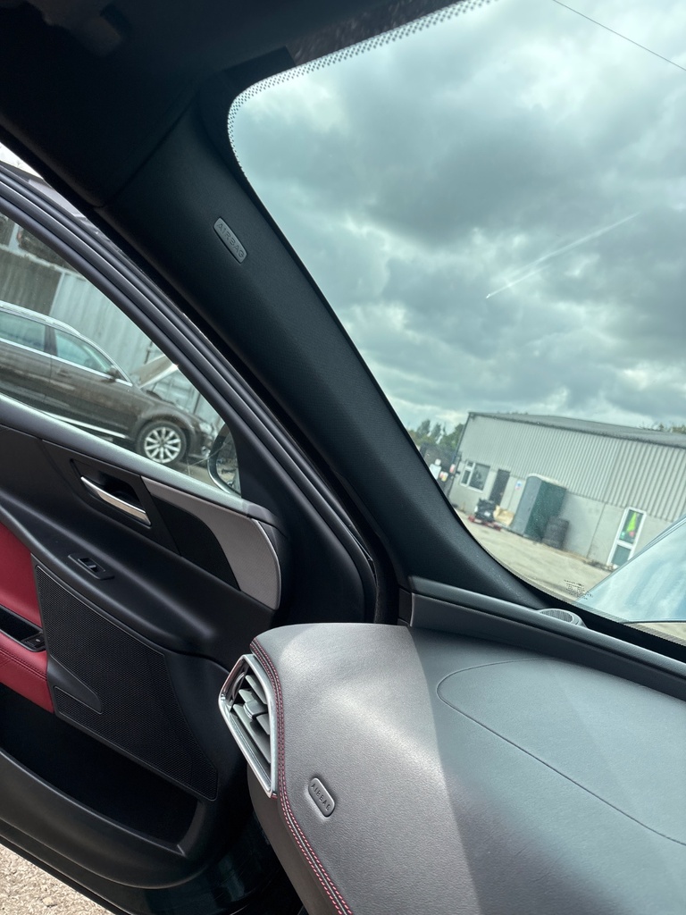 [EPE-124778] Pilar A Jaguar XE 2.0 D 2015
