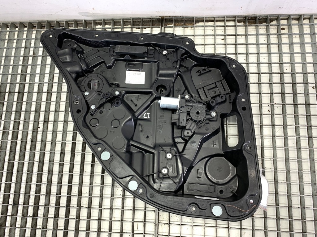 [STARK-777075] Elevalunas trasero izquierdo Mercedes-Benz GLC