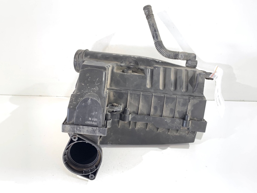 [STARK-898855] Caja de filtro de aire VW Passat B6 Variant (3C5)