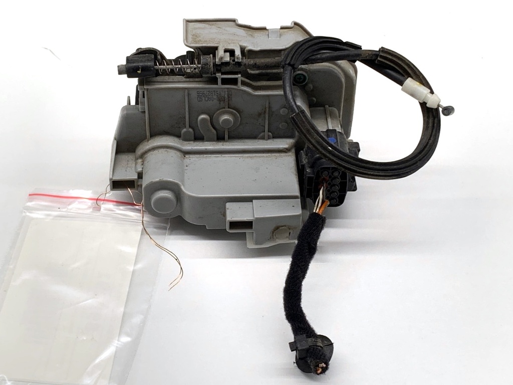 [STARK-899191] Cerradura puerta delantera derecha Fiat Bravo II