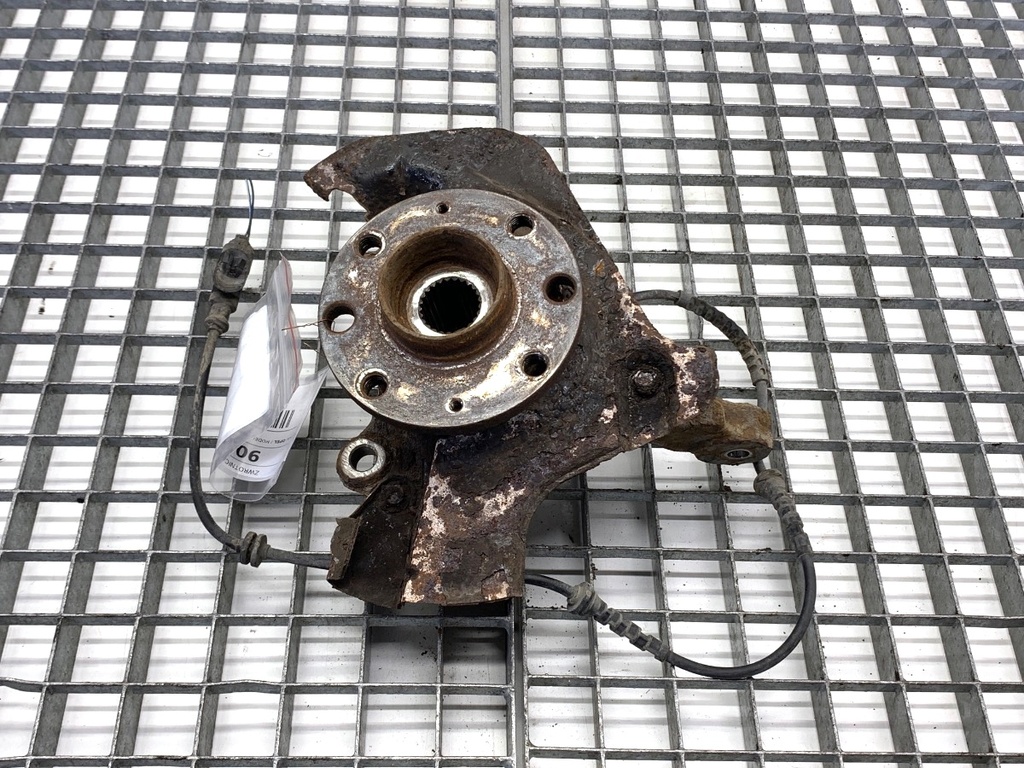 [STARK-901543] Cubo de rueda delantero izquierdo Opel Corsa D