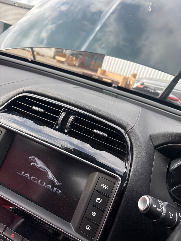 [EPE-124789] Rejilla de ventilación salpicadero Jaguar XE 2015