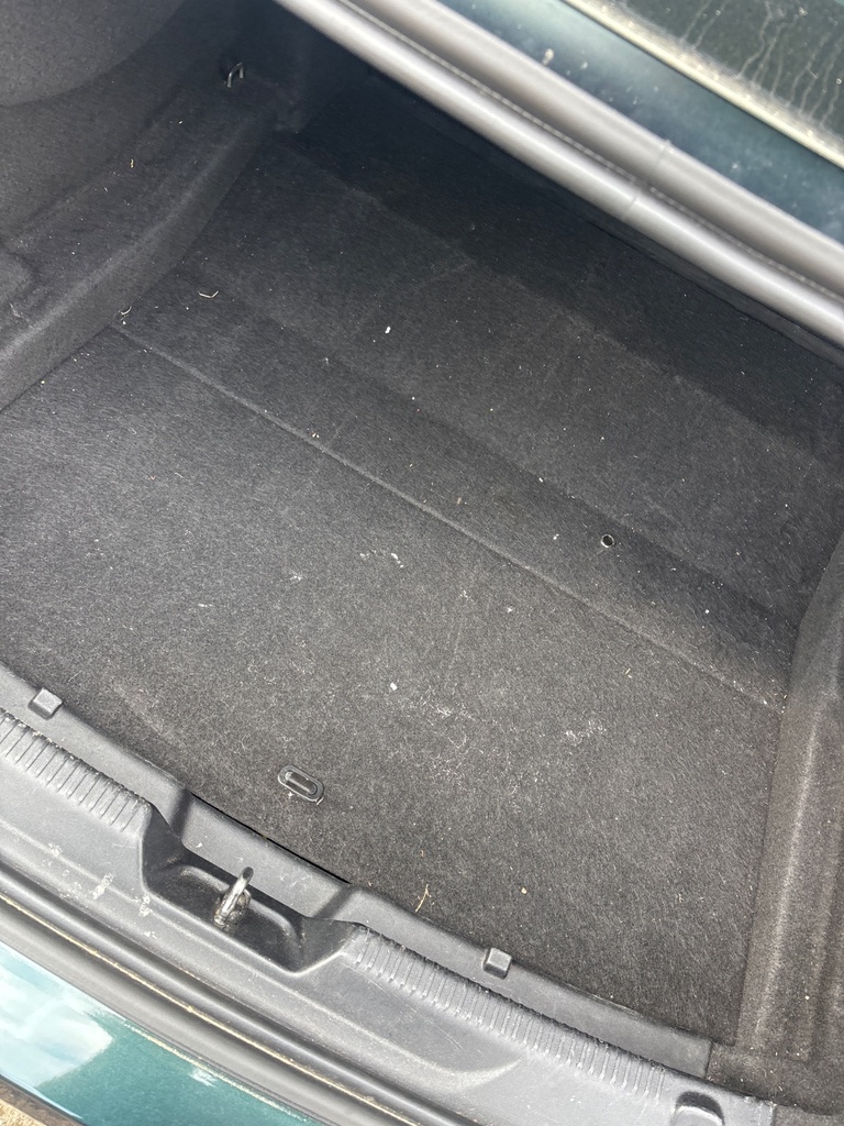 [EPE-124813] Alfombra de maletero Jaguar XE 2015