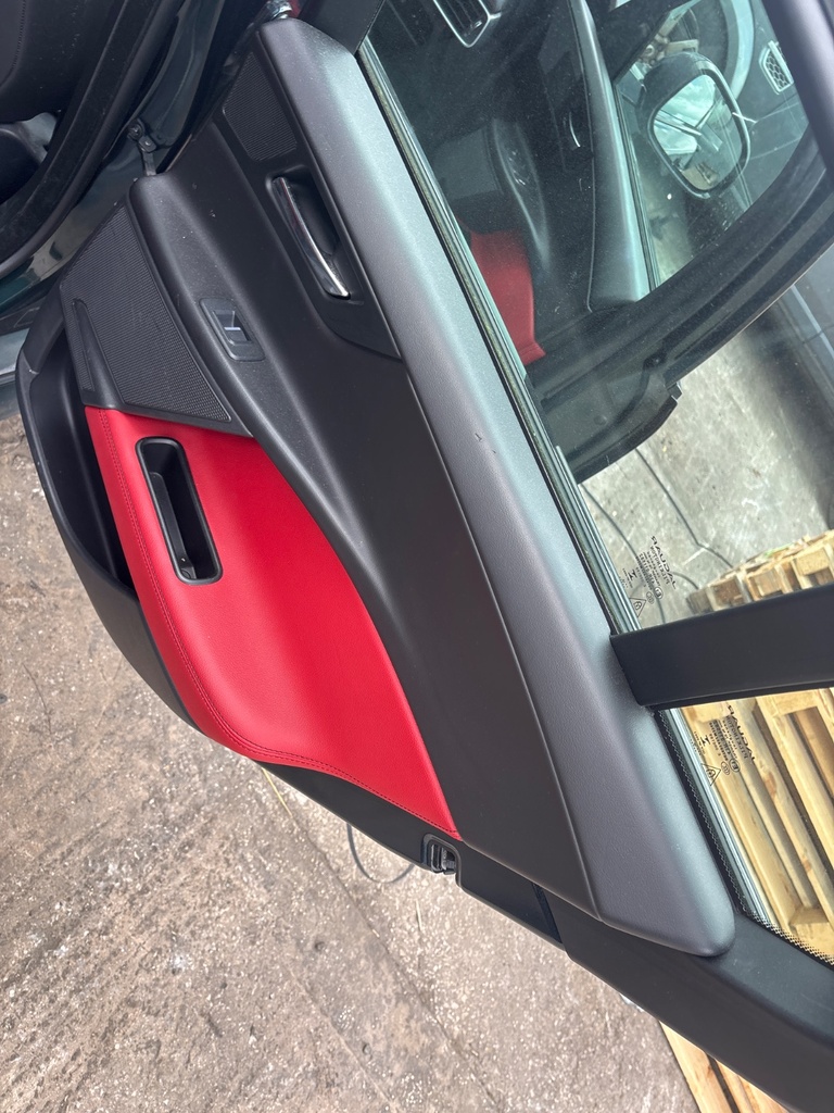 [EPE-124846] Panel de puerta Jaguar XE 2015