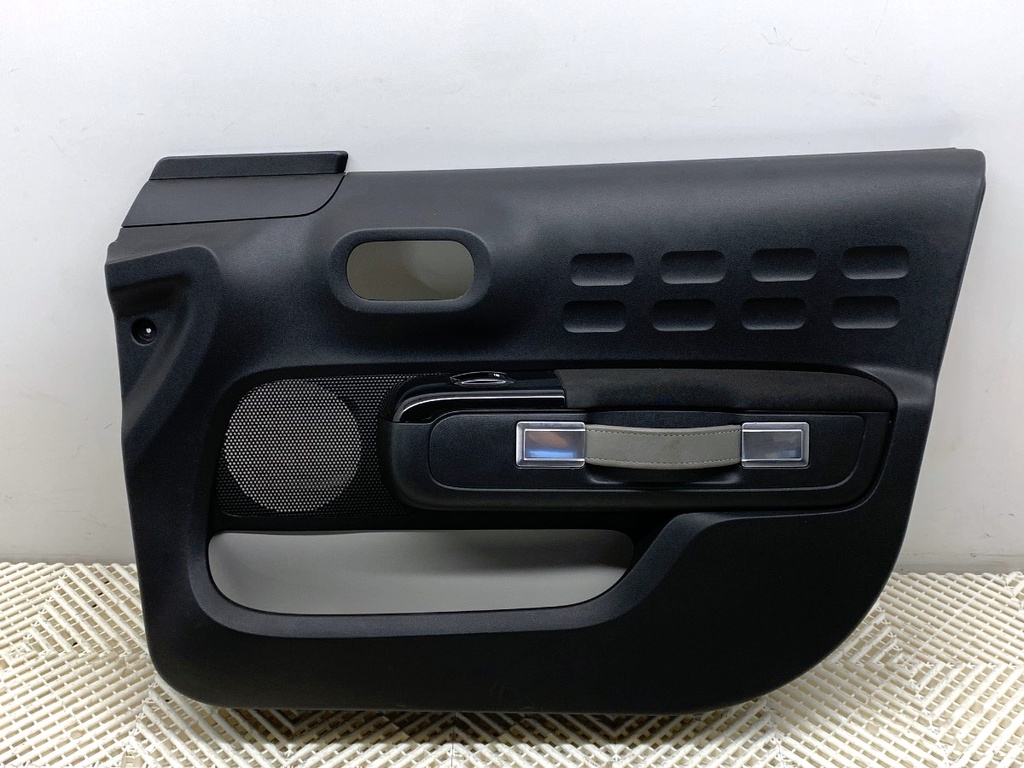[STARK-904986] Panel de puerta delantera derecha Citroen C3 III