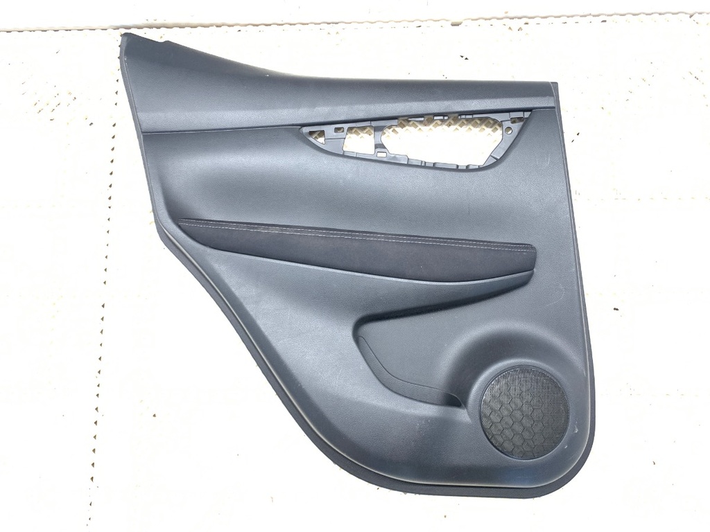 [STARK-913575] Panel de puerta trasera izquierda Nissan Qashqai II