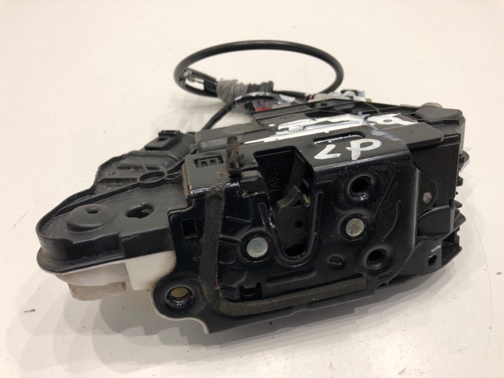 [STARK-915210] Cerradura puerta delantera izquierda VW Tiguan (5N)