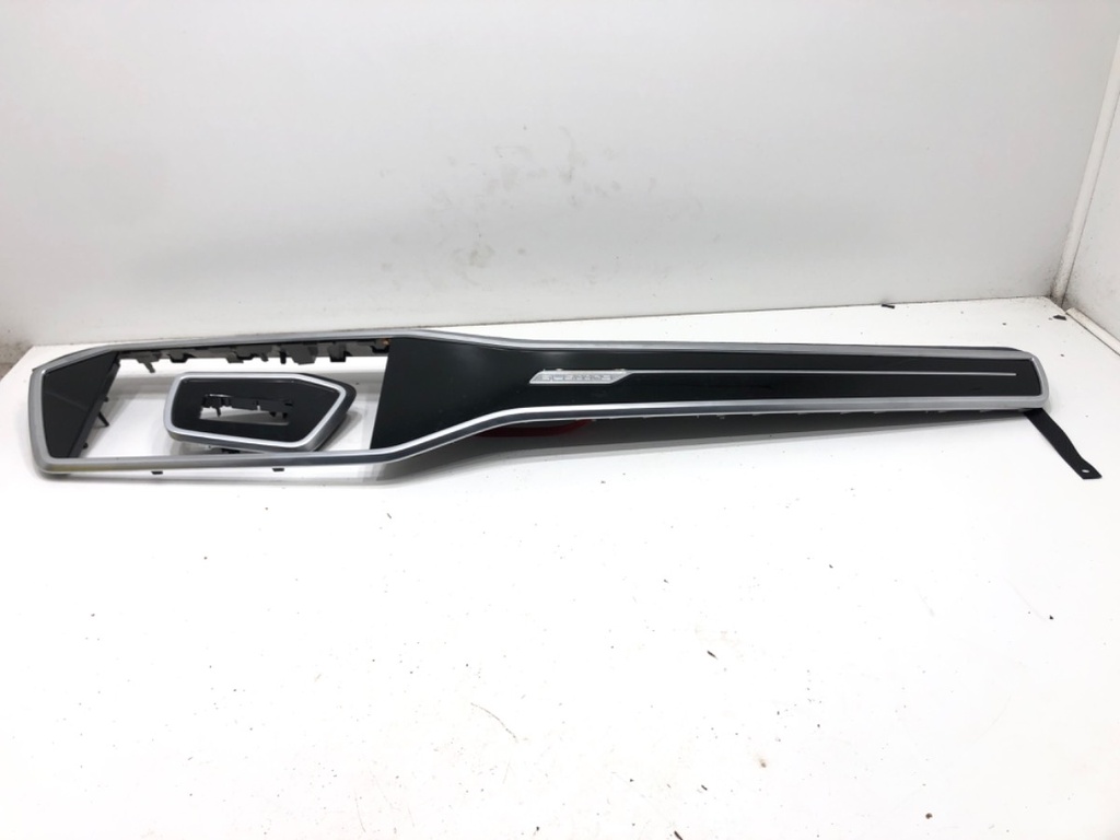 [STARK-677427] Moldura decorativa AUDI A6 C8 Avant (4A5) 2018-2022