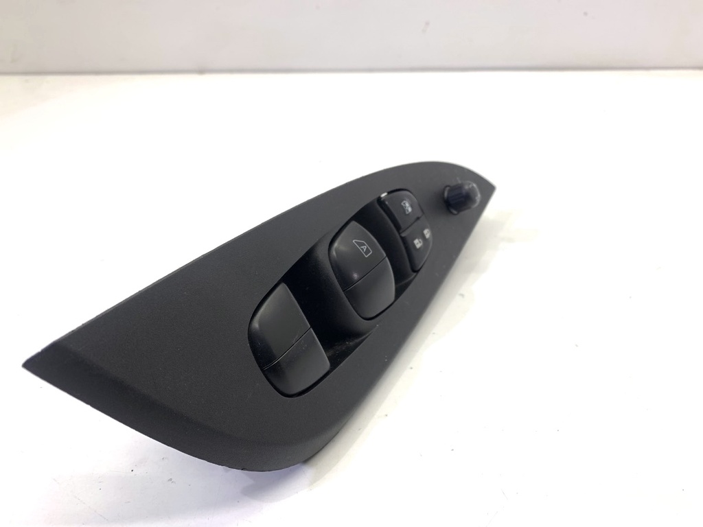 [STARK-831234] Interruptor de elevalunas NISSAN PULSAR liftback (C13) 2012-2022 1.5 dCi