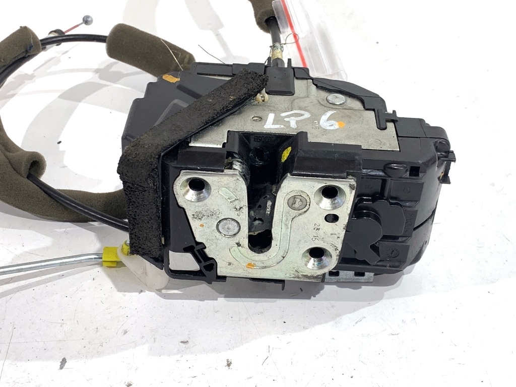 [STARK-831211] Cerradura de puerta delantera izquierda Nissan Pulsar liftback (C13) 1.5 dCi