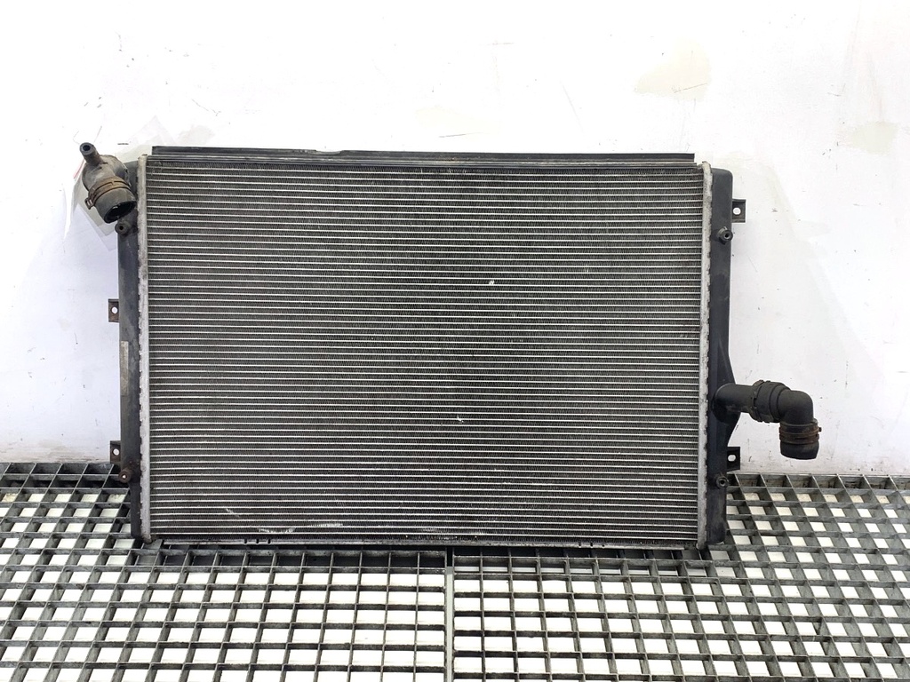 [STARK-831843] Radiador de agua VW CADDY III (2KA, 2KH, 2CA, 2CH) 1.6 TDI 2010-2015