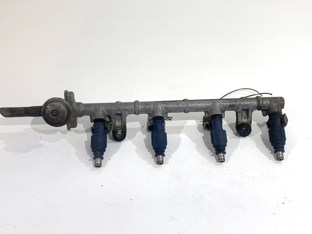 [STARK-835020] Carril de combustible Toyota Yaris (P1) 1.0 (SCP10) 48 kW