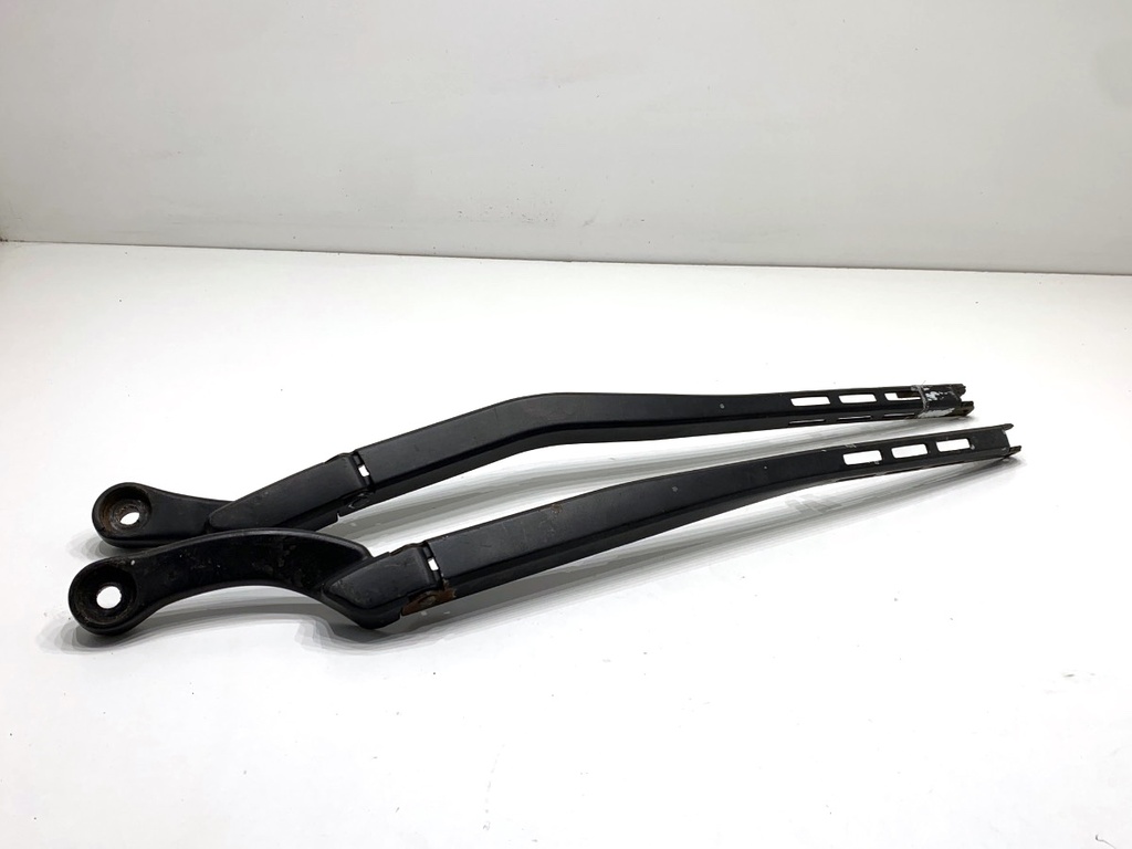[STARK-835314] Brazo limpiaparabrisas delantero completo para Audi A4 B6 (8E2) 2000-2005