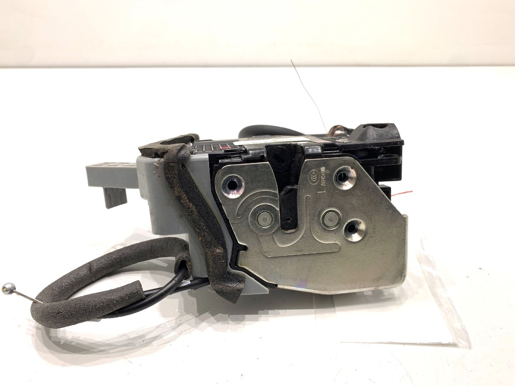 [STARK-839160] Cerradura de puerta trasera izquierda KIA CARENS IV 1.7 CRDi 2013-2022