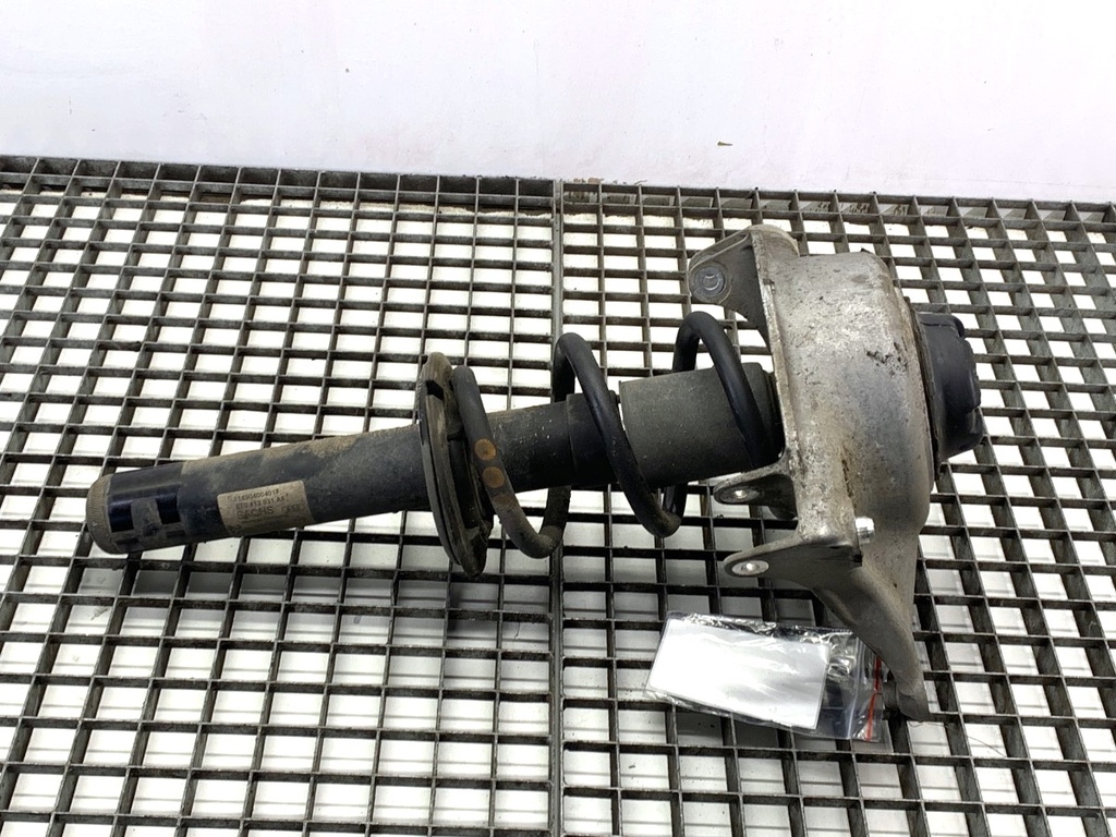 [STARK-839504] Amortiguador delantero derecho Audi A5 (8T3) 3.0 TDI quattro 2007-2012 OE 8T0413031AF