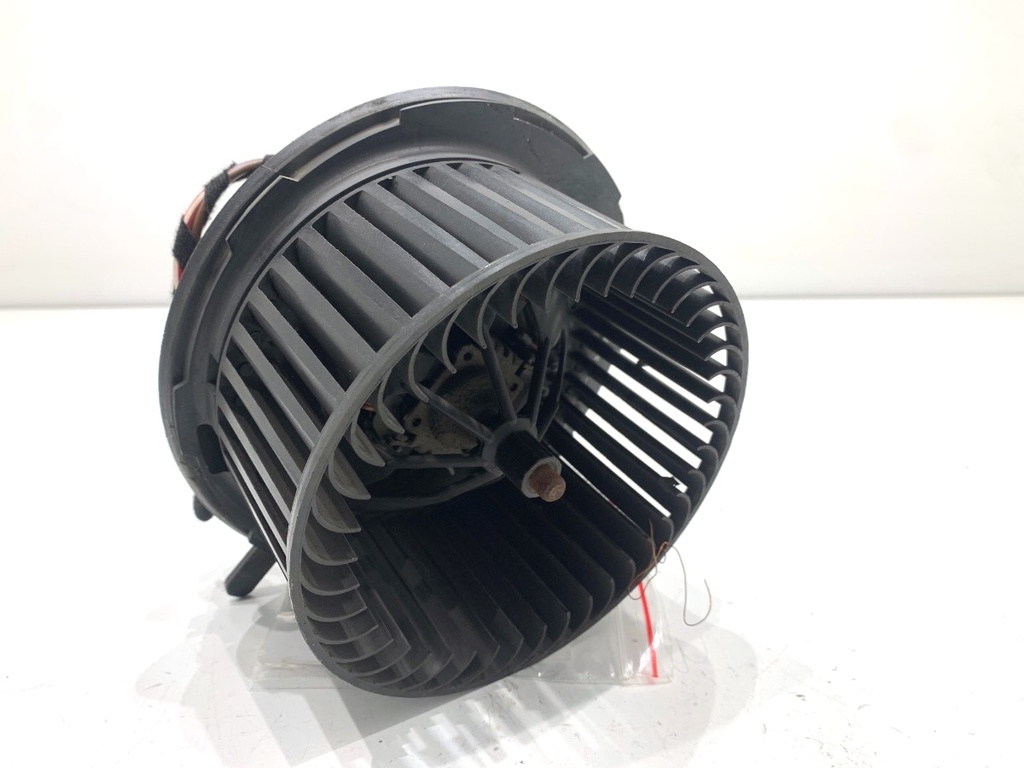 [STARK-844576] Motor ventilador de admisión de aire VW Passat B7 Variant 2.0 TDI 100 kW 2010-2015