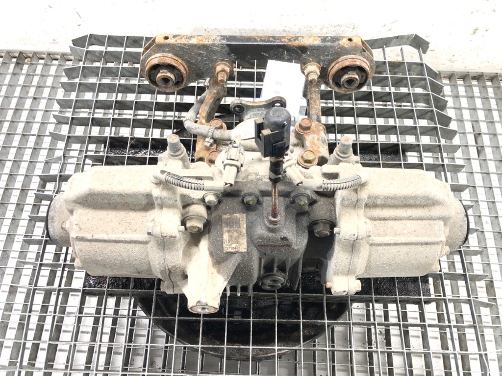 [STARK-672083] Diferencial trasero NISSAN JUKE (F15) 1.6 DIG-T 140 kW 2010-2022
