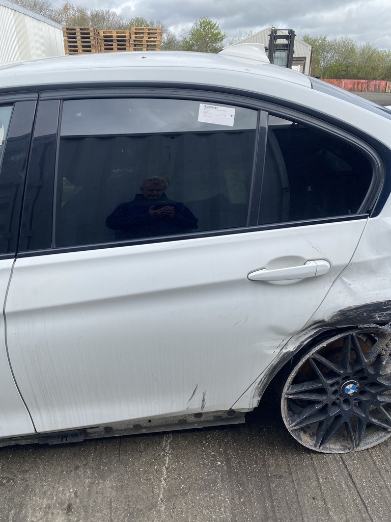 [EPE-101119] Puerta trasera izquierda BMW Serie 3 (2013-2016)