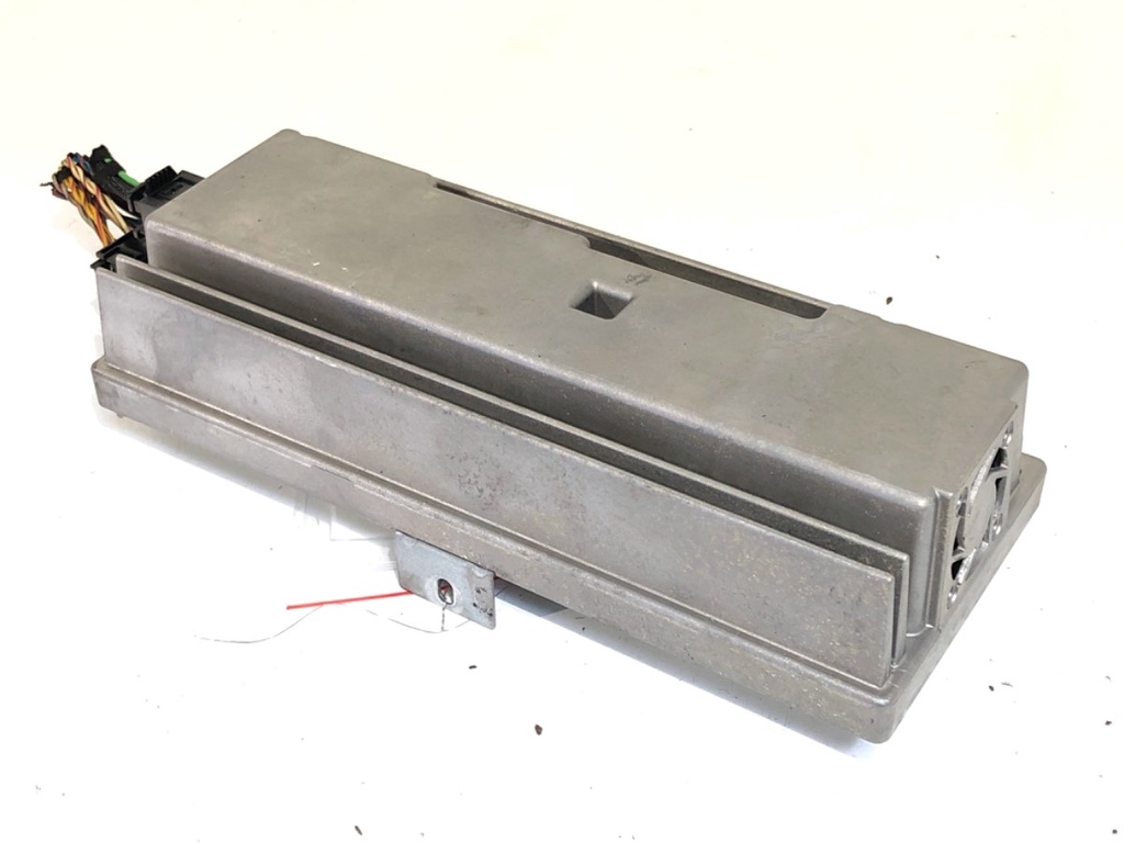[STARK-753487] Amplificador BMW Serie 7 (F01, F02, F03, F04) 2008-2015