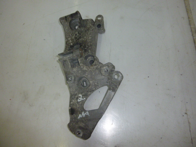 [MTD-110763] Soporte unidad de potencia Renault Megane II 2 BM KM 1.6 gasolina K4M760 8200170062