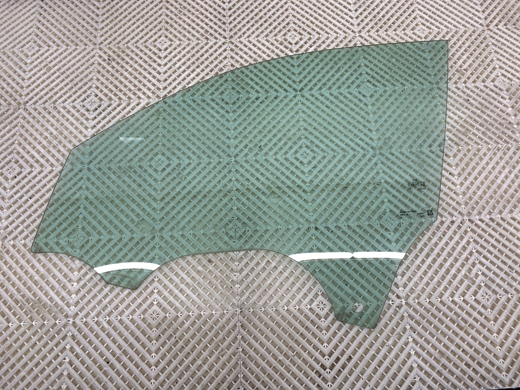 [STARK-796884] Ventana delantera izquierda Audi Q8 (4MN) 2018-2022