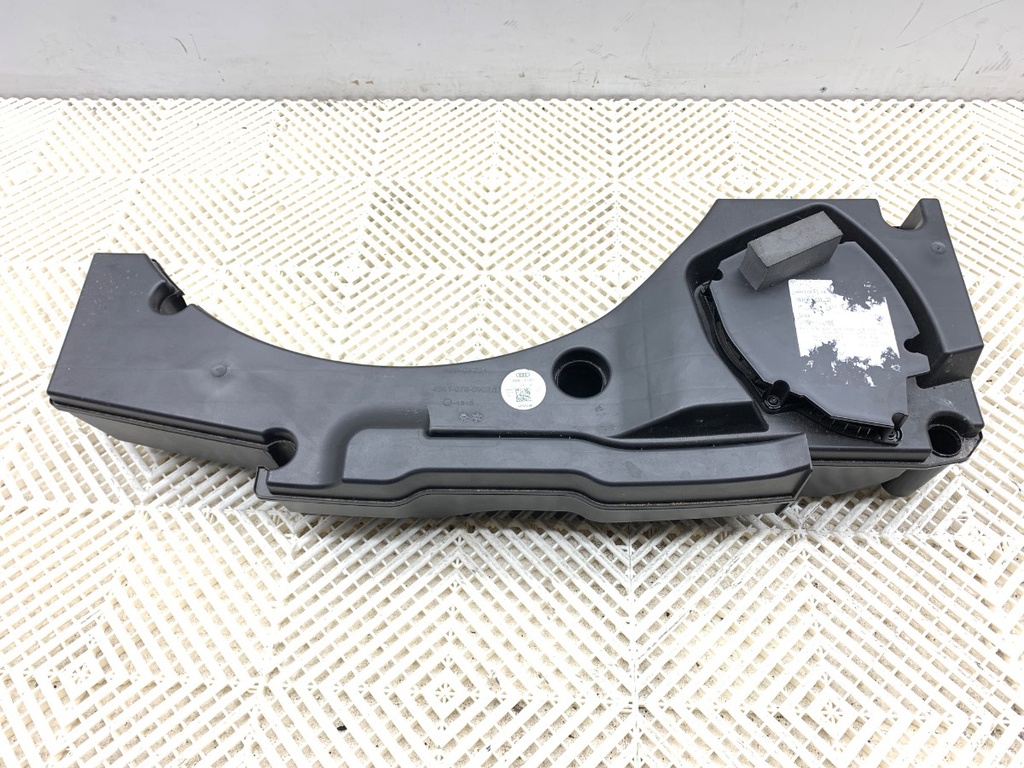 [STARK-798742] Subwoofer AUDI Q8 (4MN) 2018-2022 4M8035621