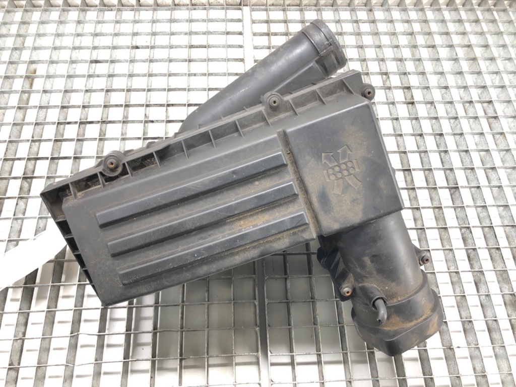 [STARK-640160] Caja de filtro de aire VW Touran (1T1, 1T2) 2.0 TDI 103 kW