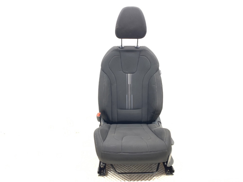 [STARK-817075] Asiento delantero izquierdo HYUNDAI ELANTRA VII sedan (CN7) 2020-2022