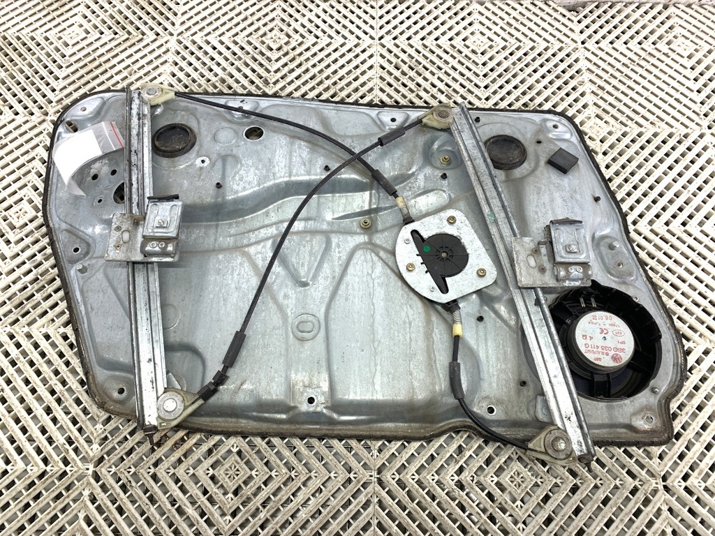 [STARK-740193] Elevalunas delantero derecho VW Passat B5.5 Variant (3B6) 1.8 T 20V 2000-2005