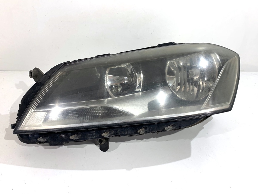 [STARK-806050] Faros delanteros izquierdos VW Passat B7 Variant (365) 2.0 TDI 103 kW 2010-2015