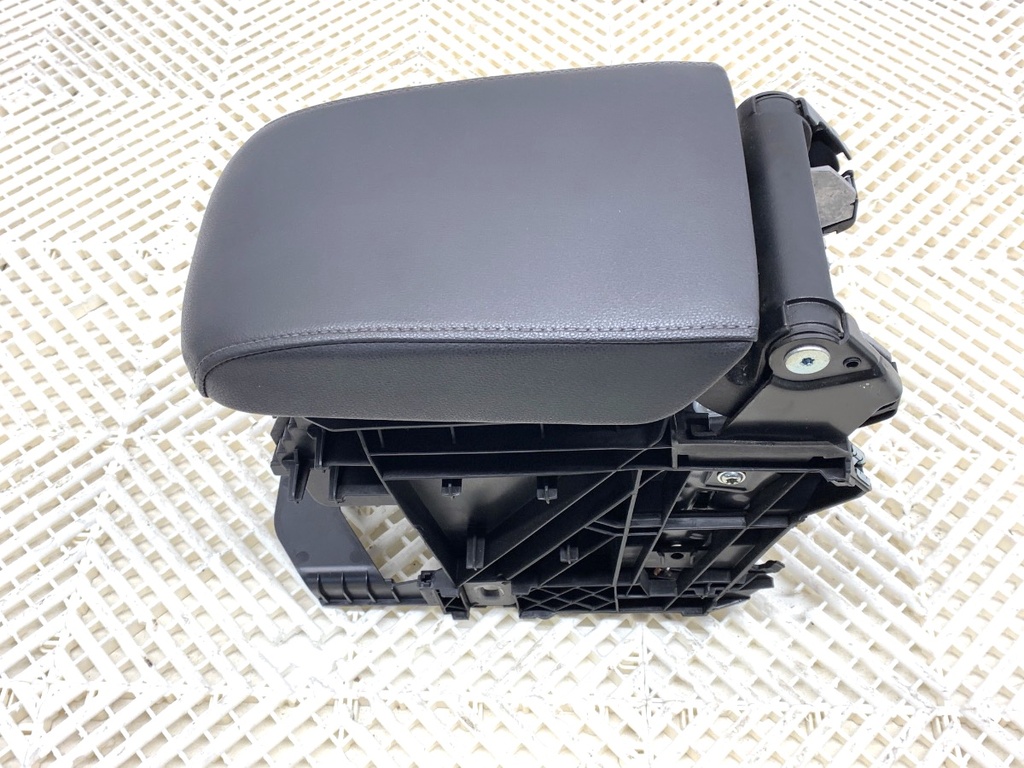 [STARK-876006] Reposabrazos VW Golf VII Variant (BA5, BV5) 2.0 TDI 110 kW 2013-2022