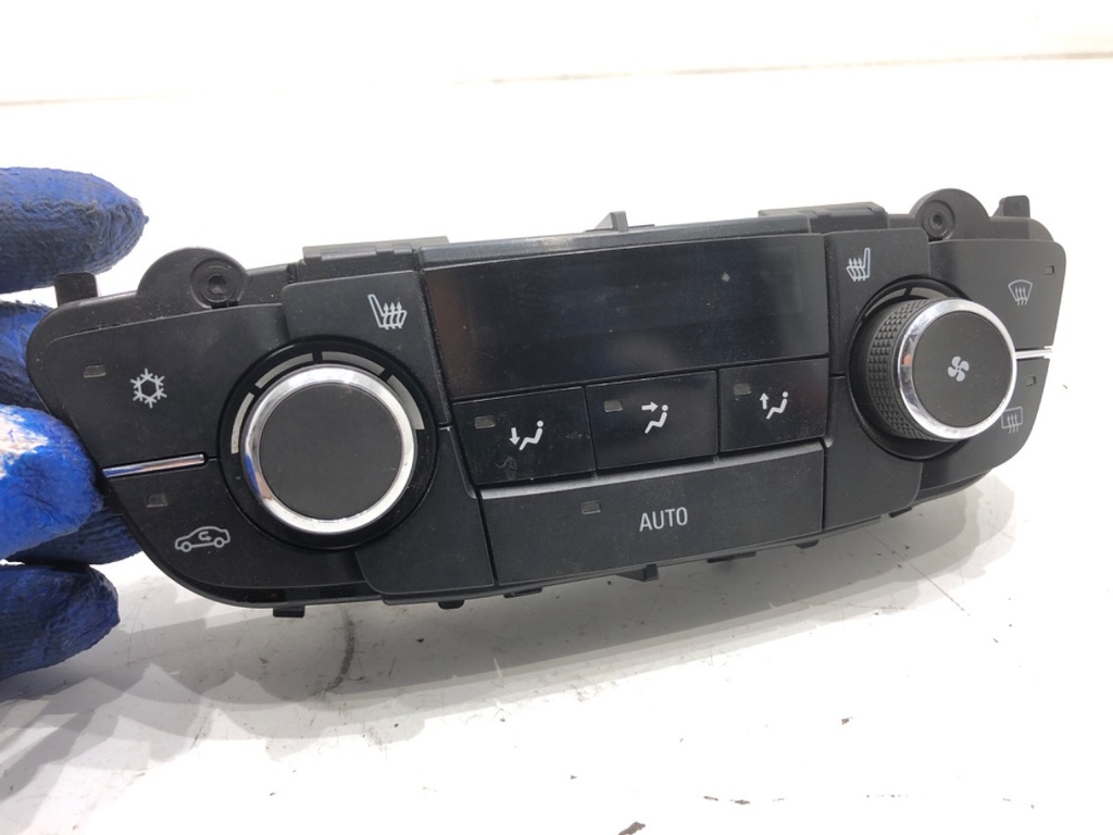 [STARK-760018] Panel de control de climatización OPEL INSIGNIA A Sports Tourer (G09) 2.0 CDTI 81 kW 2008-2017