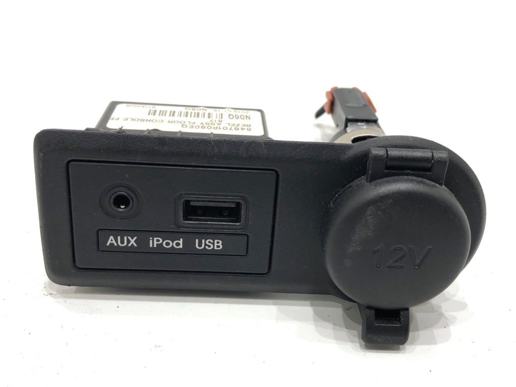 [STARK-779342] Puerto USB KIA Venga (YN) 2010-2022