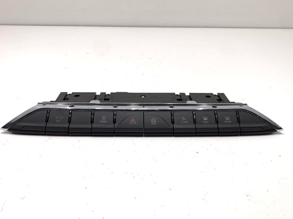 [STARK-847064] Interruptor de luces de emergencia ŠKODA Octavia IV Combi (NX5) 2019-2022