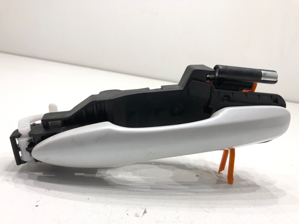 [STARK-886704] Manilla exterior de puerta trasera izquierda Toyota Yaris Cross (MXP_) 2020-2022