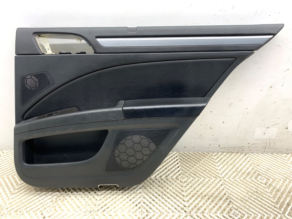 [STARK-739633] Panel de puerta trasera derecha SKODA SUPERB II (3T4) 2008-2015 2.0 TDI
