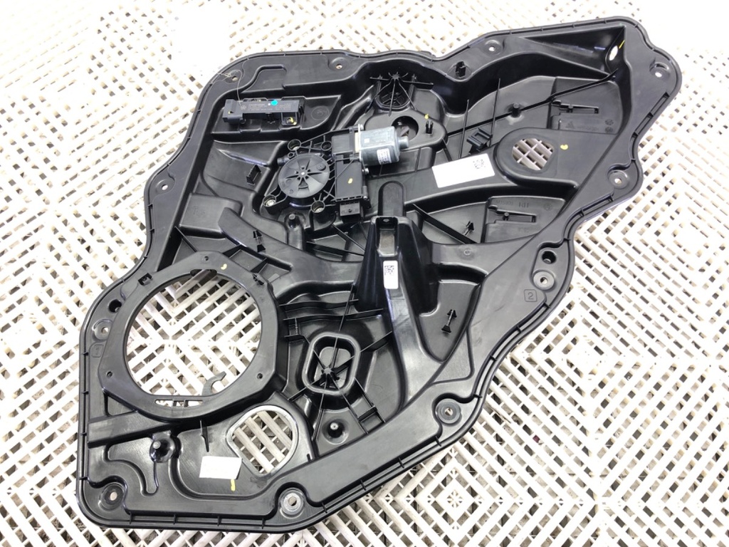 [STARK-641951] Elevalunas trasero derecho Alfa Romeo Stelvio 949 2.0 206kW 280CV 2016-2022