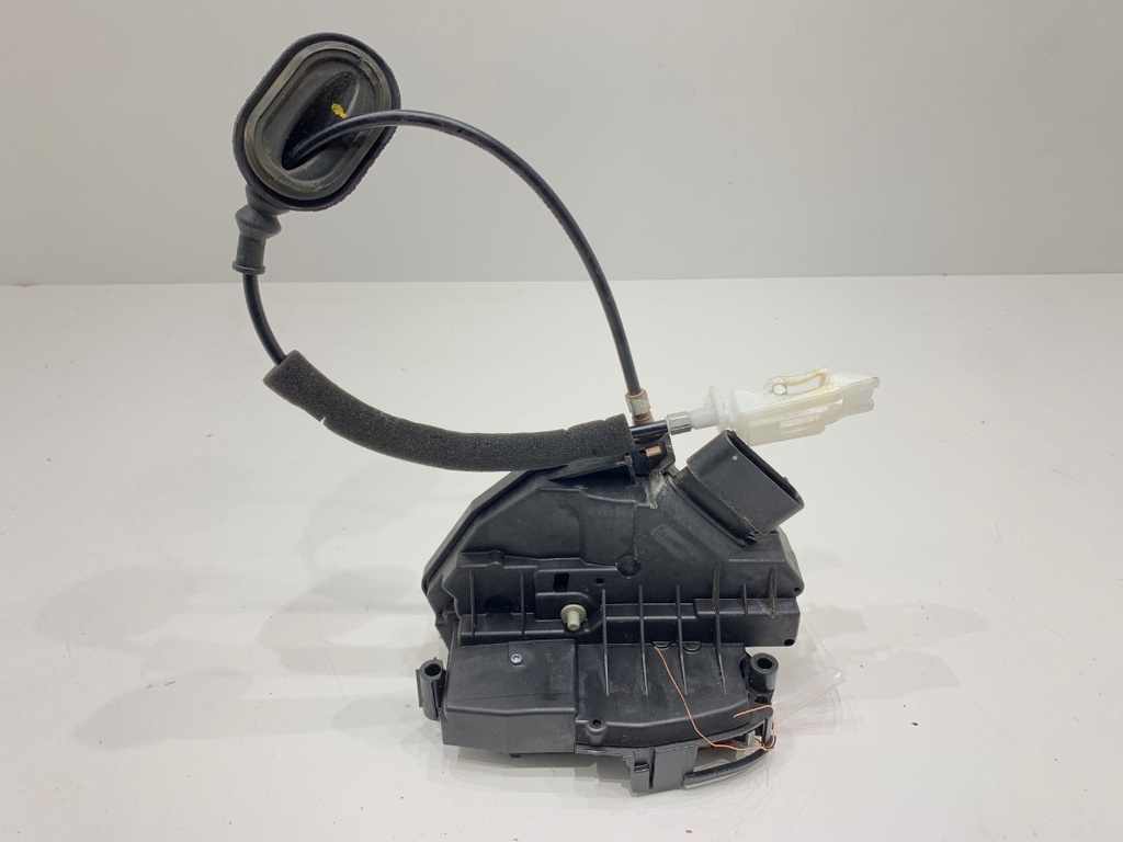 [STARK-783226] Cierre de puerta trasera derecha Ford Mondeo V Turnier 2.0 TDCi 110 kW (CF) 2014-2022