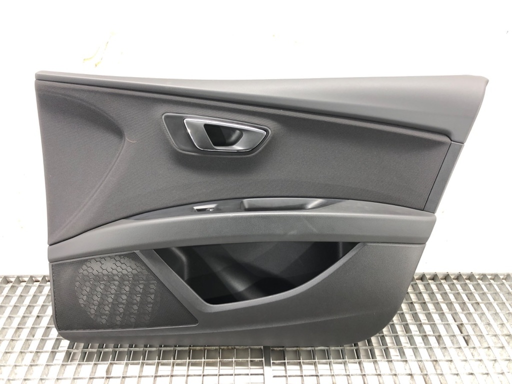 [STARK-663510] Panel de puerta delantero derecho SEAT León (5F1) 1.6 TDI 2012-2022