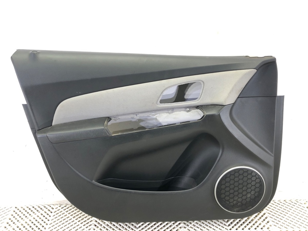 [STARK-696132] Panel de puerta delantero izquierdo CHEVROLET CRUZE (J300) 2009-2022