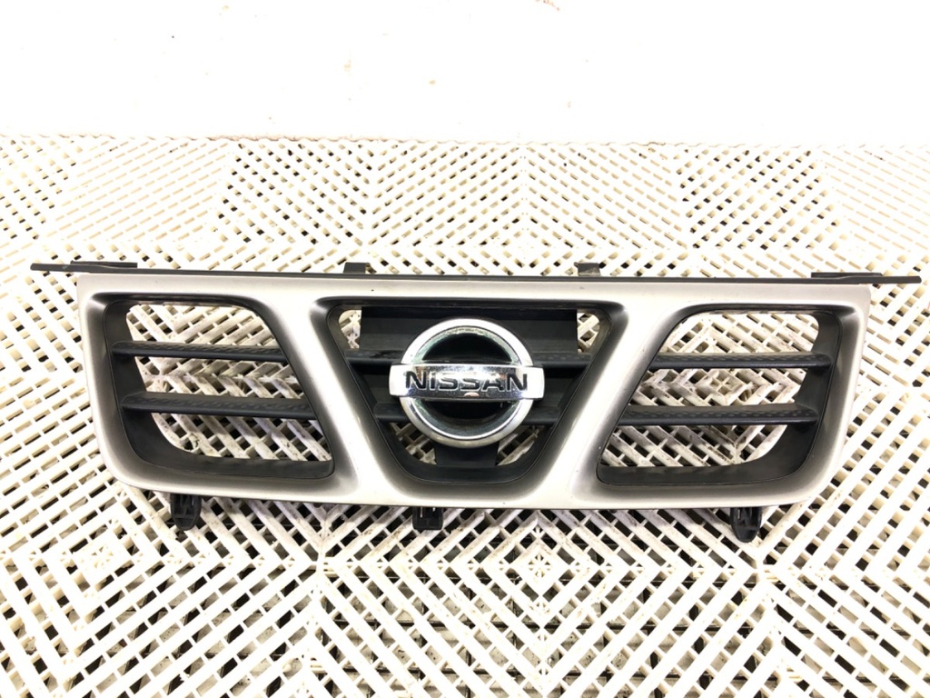 [STARK-703806] Rejilla de parachoques Nissan X-Trail I (T30) 2001-2013