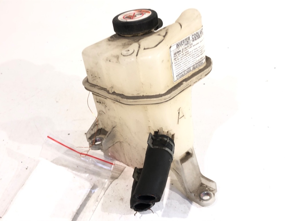 [STARK-789356] Depósito de expansión de refrigerante Toyota Auris Kombi (_E18_) 1.8 Hybrid (ZWE186_) 2013-2018