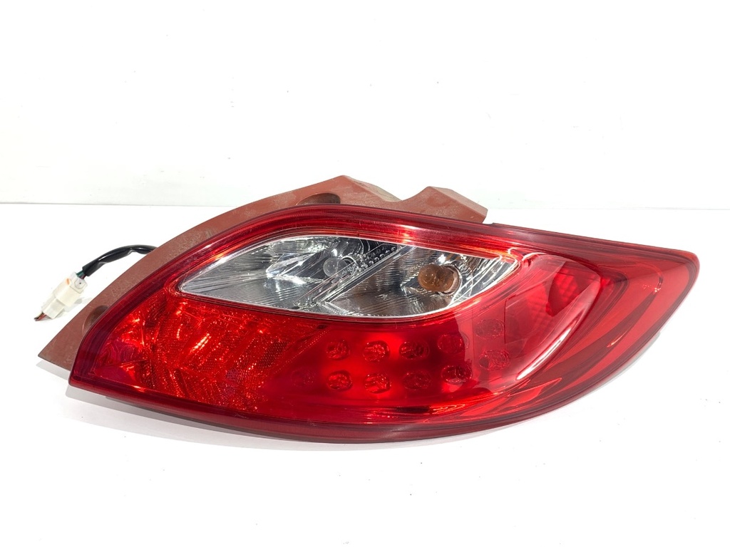[STARK-801799] Piloto trasero derecho MAZDA 2 (DE_, DH_) 2007-2015