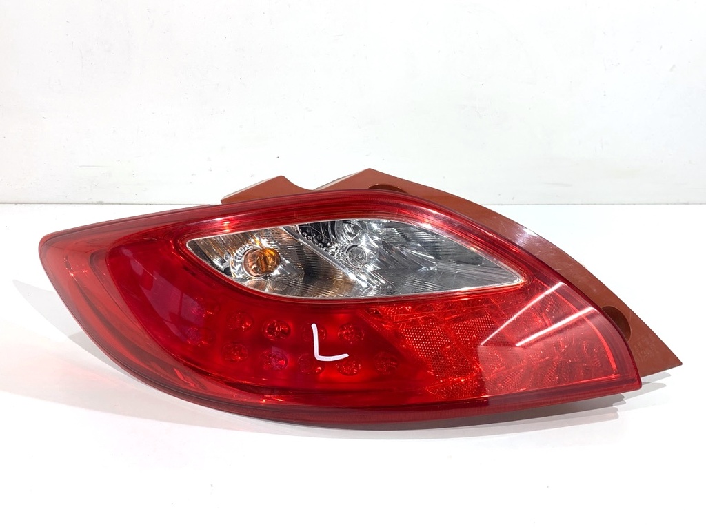 [STARK-869434] Piloto trasero izquierdo MAZDA 2 (DE_, DH_) 2007-2015
