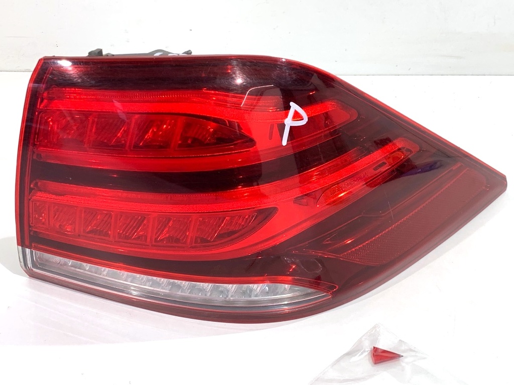 [STARK-812859] Piloto trasero derecho MERCEDES-BENZ GLE (W166) 2015-2018