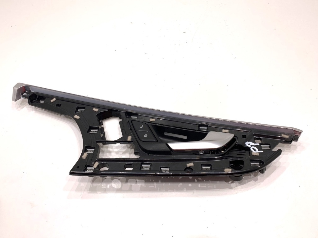 [STARK-832481] Tirador interior de puerta delantero derecho Audi Q8 (4MN) 2018-2022