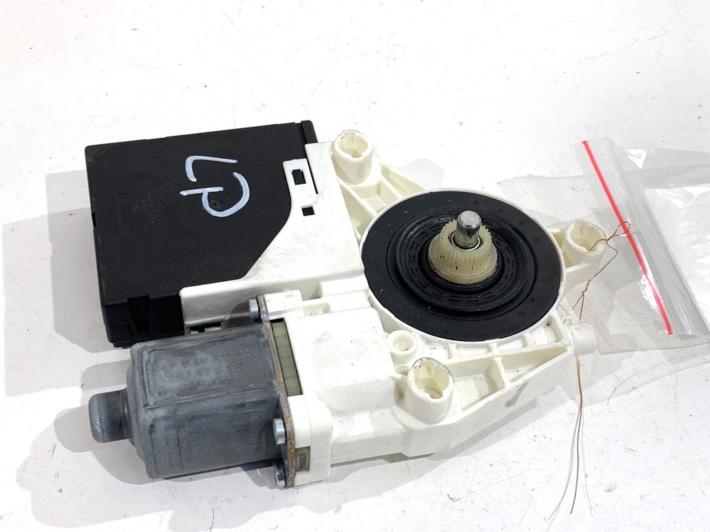 [STARK-885059] Motor de elevalunas delantero izquierdo VW Jetta IV (162, 163, AV3, AV2) 2008-2022