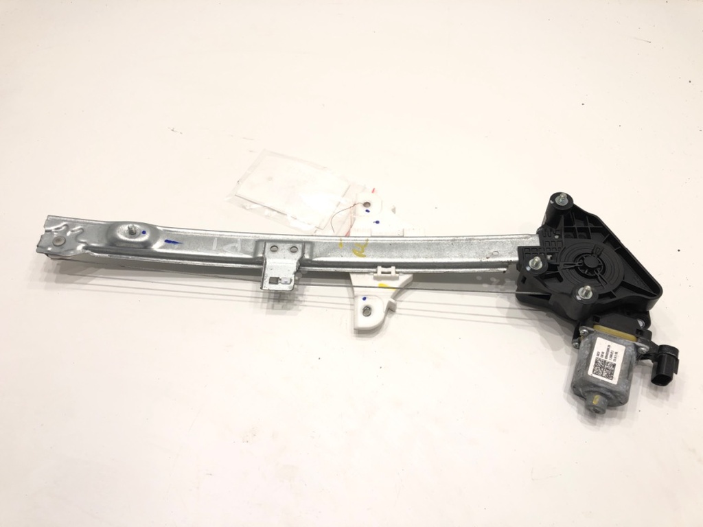 [STARK-604547] Elevador de luneta trasero derecho HYUNDAI i20 III (BC3, BI3) 2020-2022