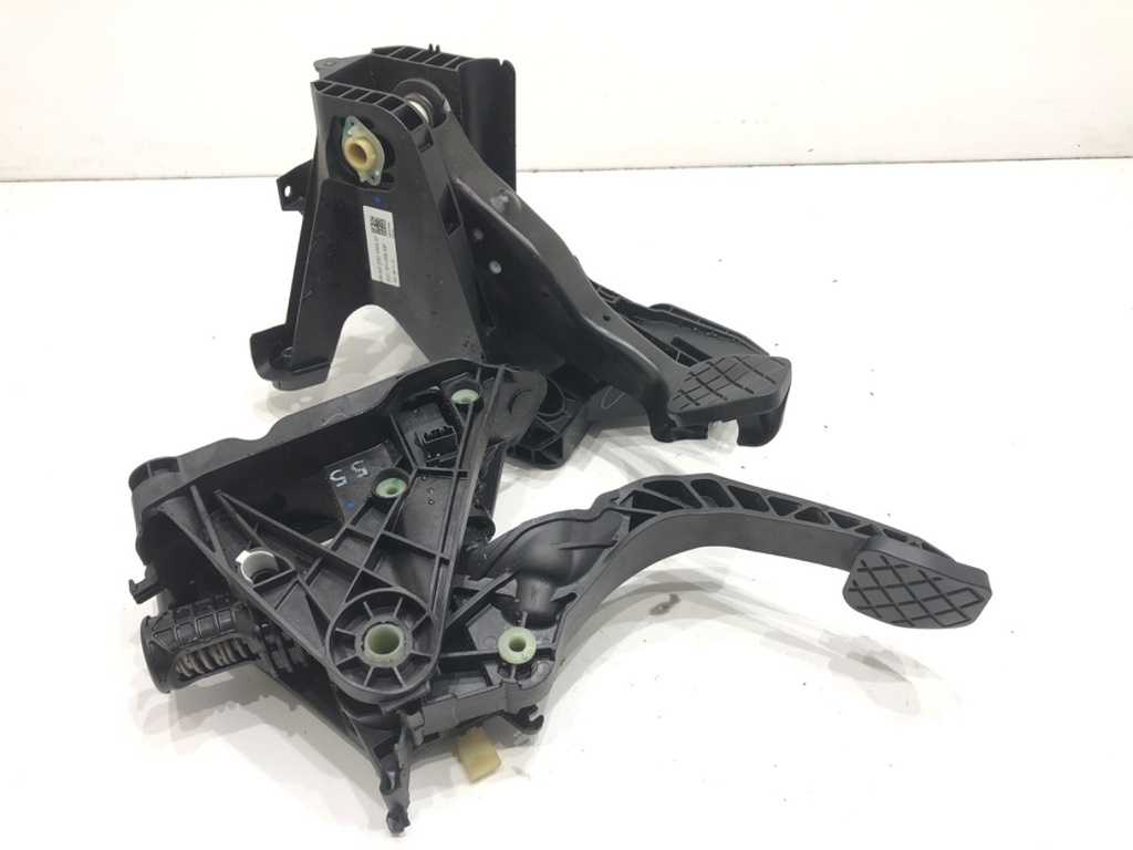 [STARK-730344] Pedales SEAT LEON (5F1) 2.0 TDI 110 kW 150 CV 2012-2022