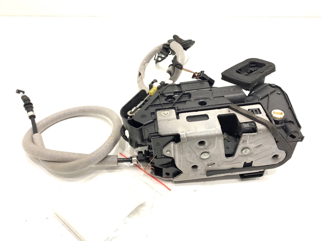 [STARK-735502] Cerradura de puerta trasera derecha VW Golf VIII (CD1) 1.5 TSI 96 kW